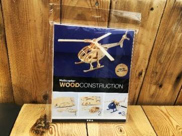 3D-Selbstbau-Holz-Puzzle in Form eines Helikopters.