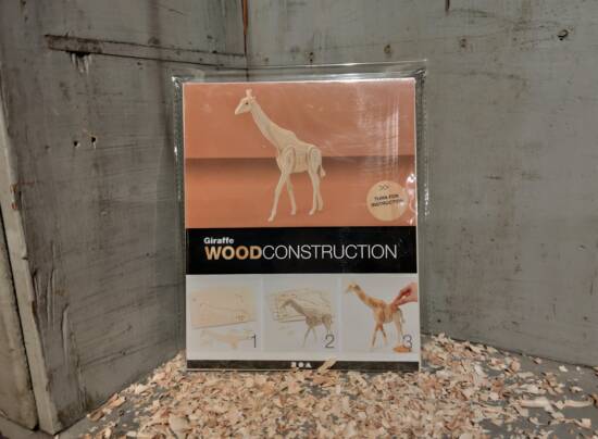 3D-Selbstbau-Holz-Puzzle in Form einer Giraffe..